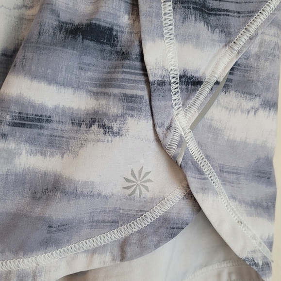 ATHLETA Gray Printed Running Shorts Size Small - Picture 3 of 11